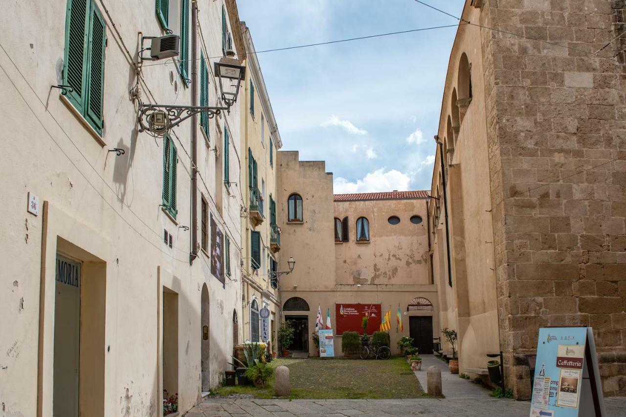 Centro Storico Carlo Alberto Alghero Buitenkant foto