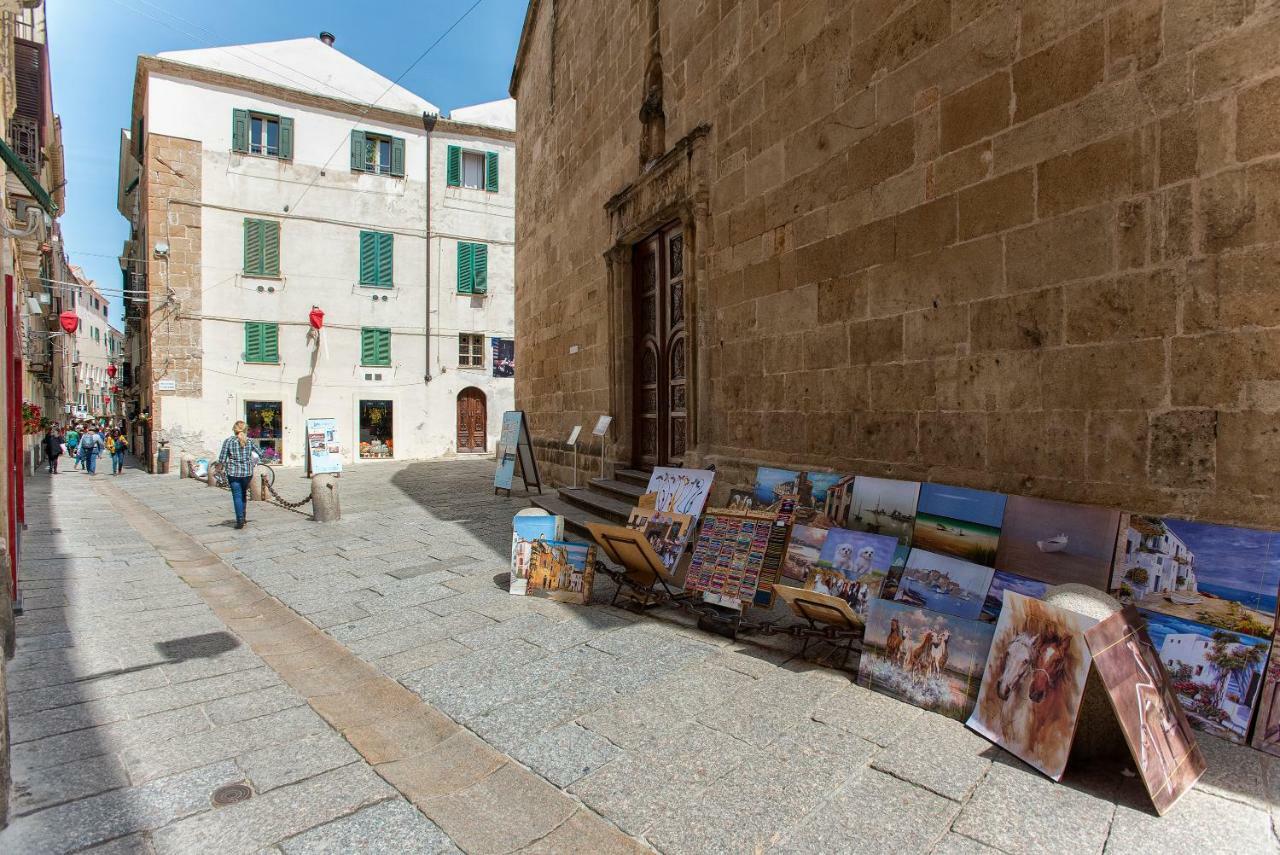 Centro Storico Carlo Alberto Alghero Buitenkant foto