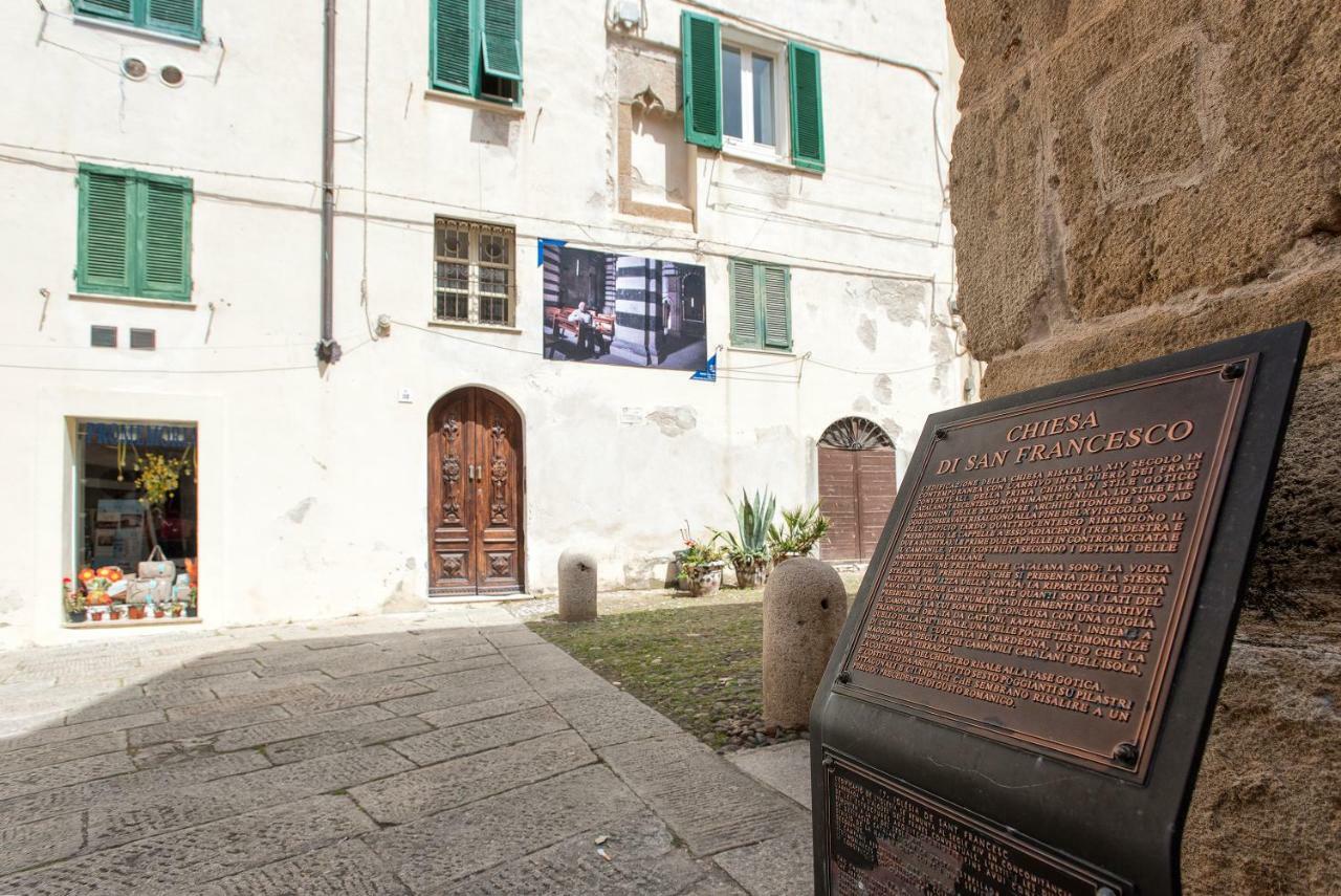 Centro Storico Carlo Alberto Alghero Buitenkant foto